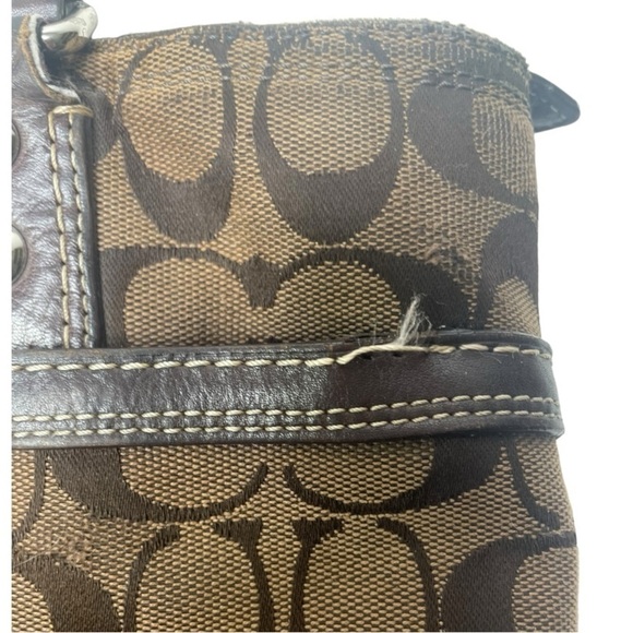Coach Hampton Signature Handbag - Picture 4 of 5